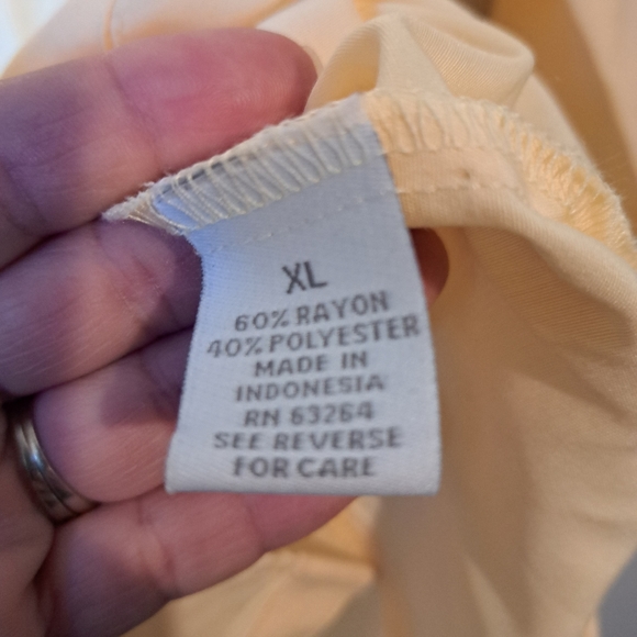 Dressbarn button down shirt. Light yellow and Corset style - Picture 10 of 13